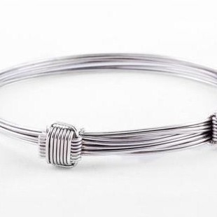 /media/productos/fotos/2013/11/14/pulsera-hilos-de-plata_thumb.jpg