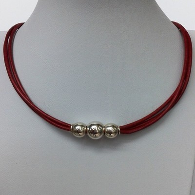 /media/productos/fotos/2014/11/26/gargantilla-cuero-granate-3bolas_thumb.jpg